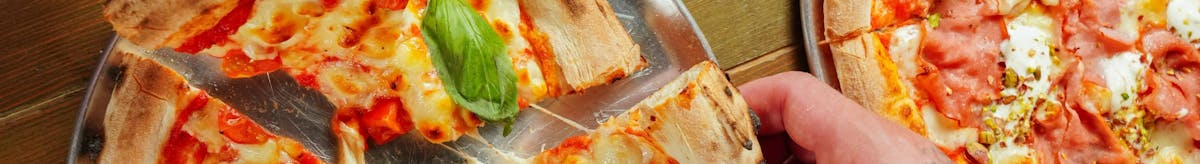 Pizze-ceny pizz przy zamówieniu przez naszą stronę