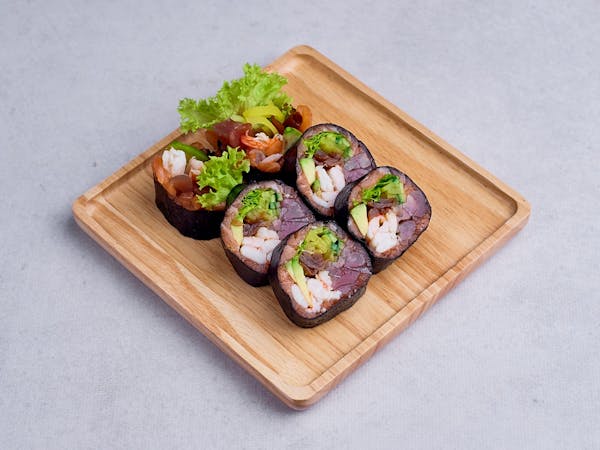 Futomaki sashimi maki