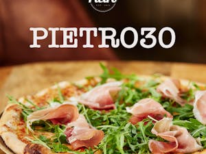 Máš chuť na nejakú šmakuládu? Čo tak pizza? Zadaj kód "PIETRO30" a ušetri!