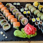 Zestaw miesiąca KWIECIEŃ 58 sztuk sushi! 