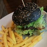 Burger Roby (bułka czarna)