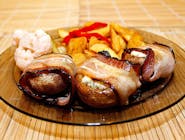 Jedlo: Plnené šampiňóny nivou so slaninkou, pučené zemiaky (polievka v cene menu)