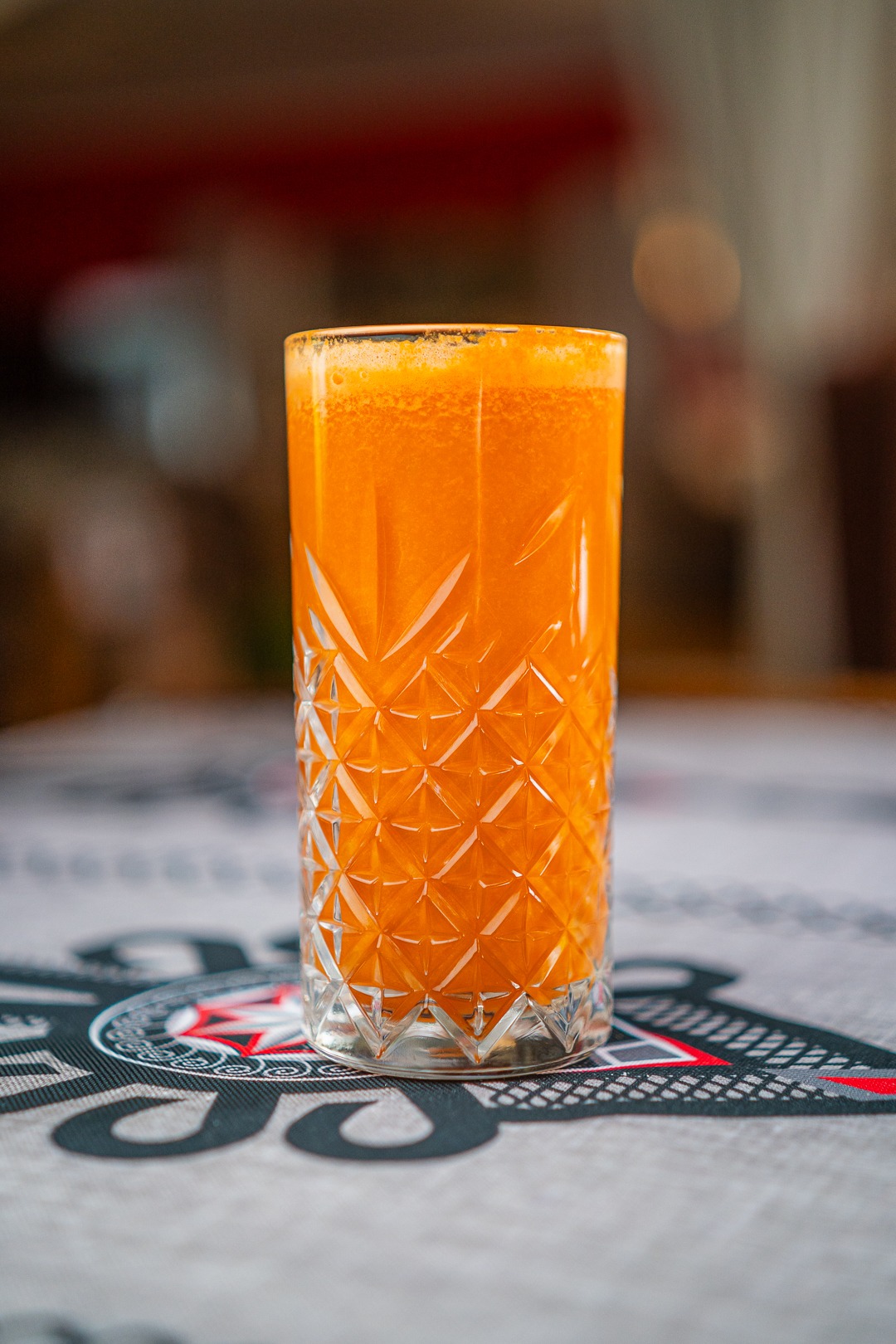 ŚWIEŻO WYCISKANY SOK MARCH.