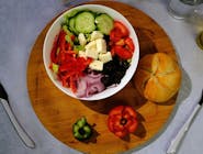Salată Mediteraneană