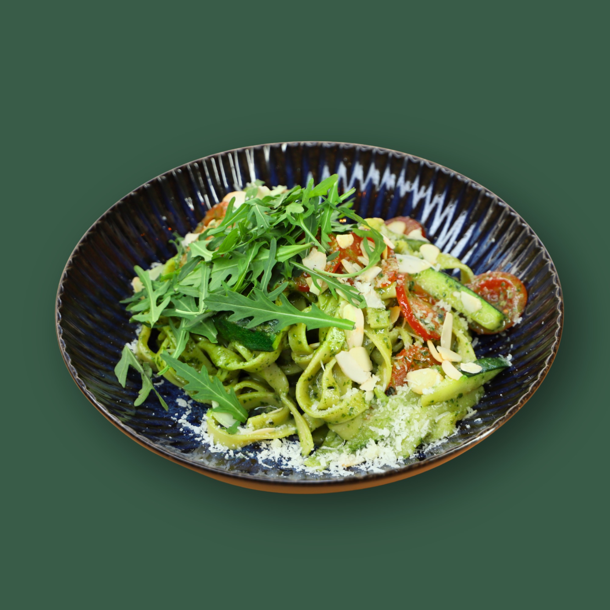 Tagliatelle z zielonym pesto 