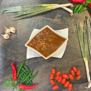 ZUPA GULASZOWA z bułką z pieca