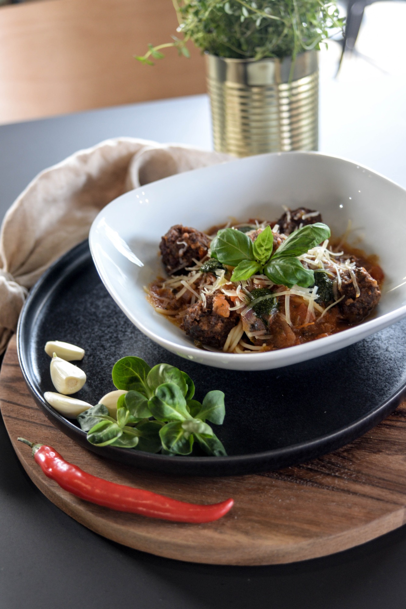 Spagetti z kulkami mięsnymi