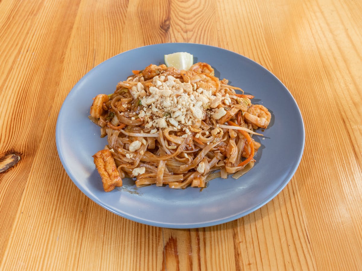 Smażony Pad Thai - makaron ryżowy z sosem tamaryndowca