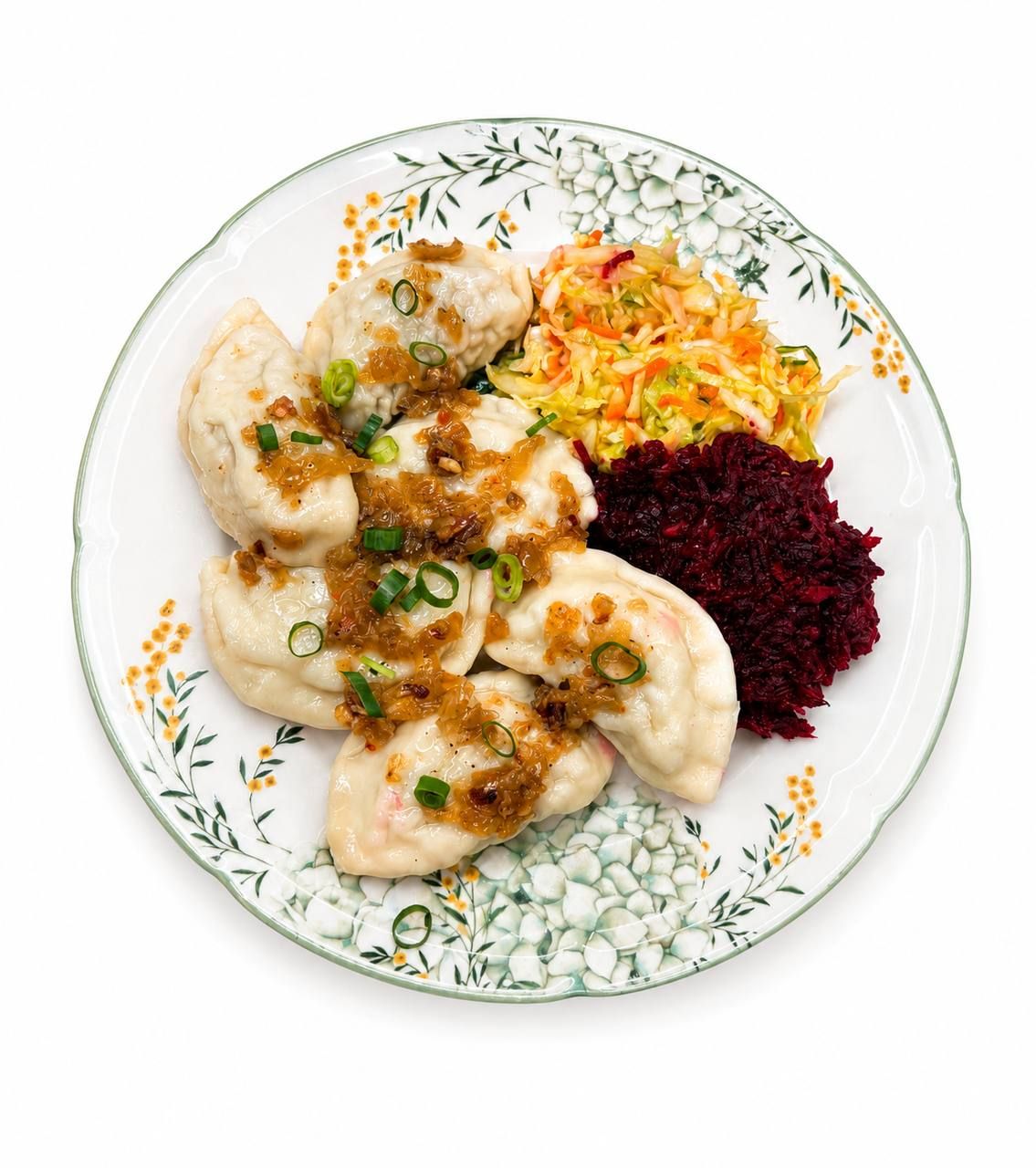 Pierogi z mięsem z okrasą i surówką