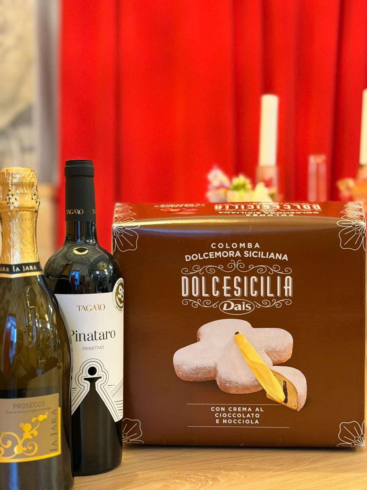 Colomba Dolcesicilia cu ciocolată și nocciola, alături de prosecco La Jara și vin roșu Pinataro