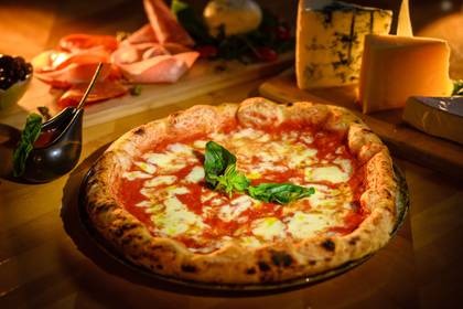 Pizza Regina Margherita