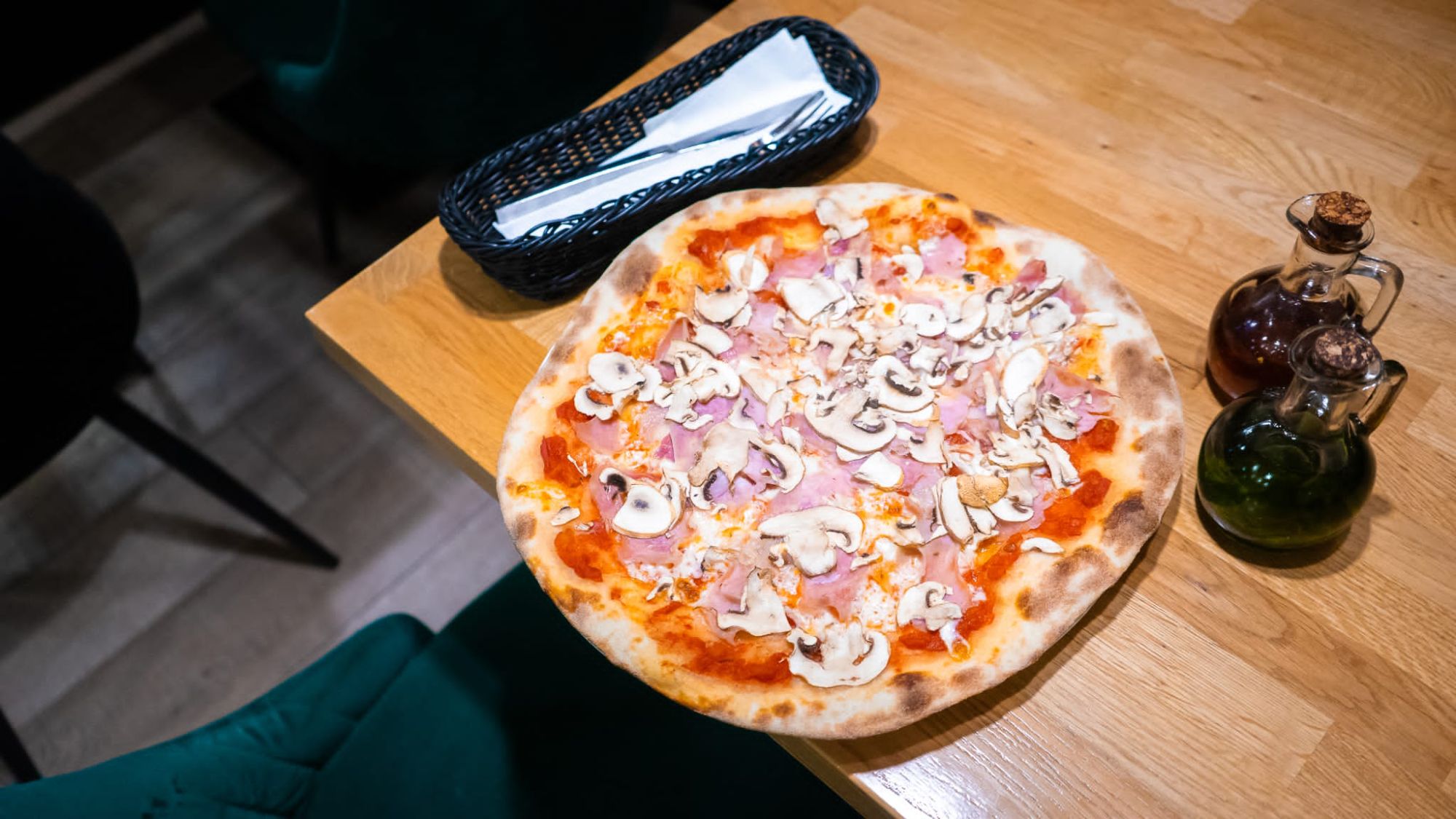 3. Prosciutto Funghi