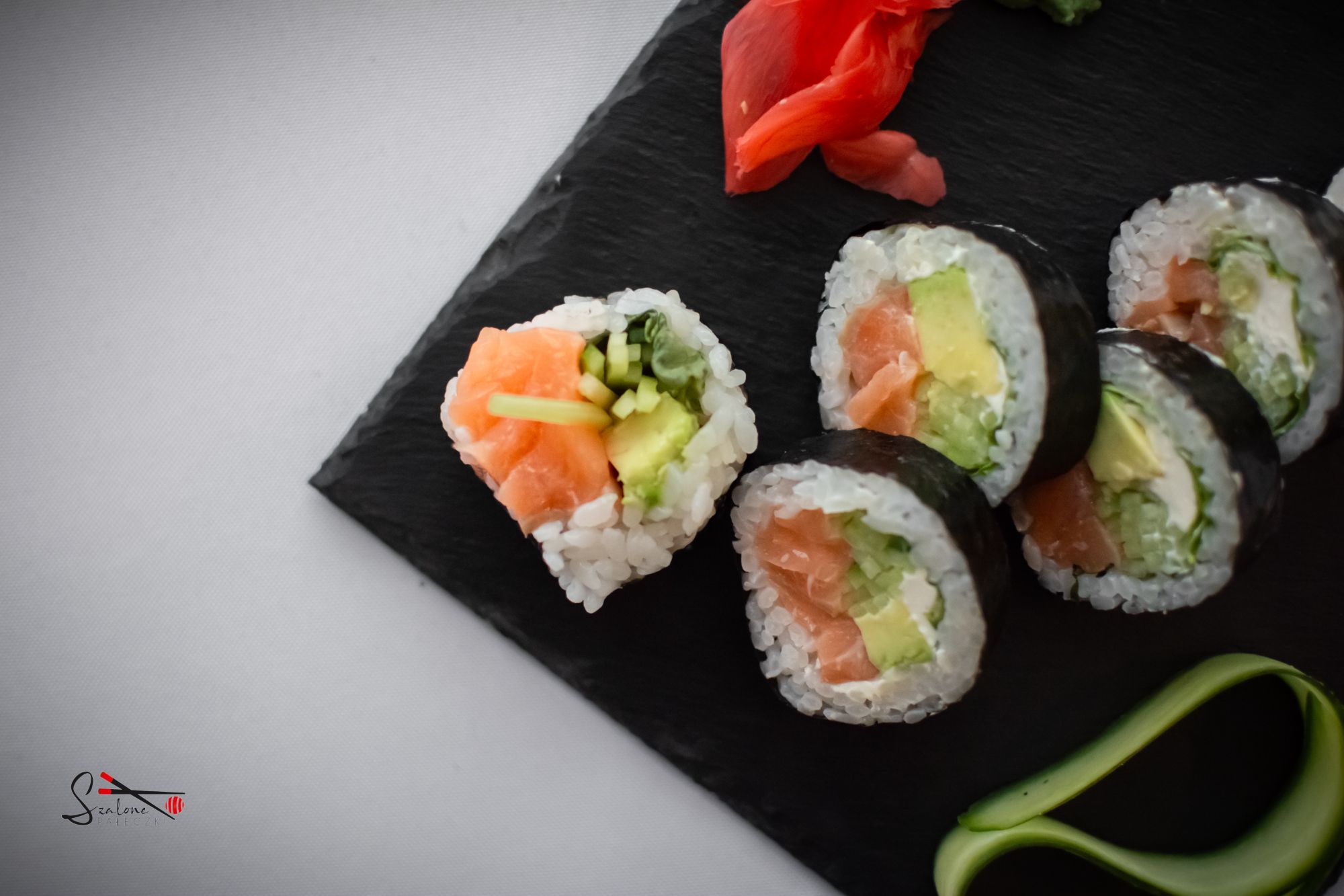 Futomaki łosoś surowy