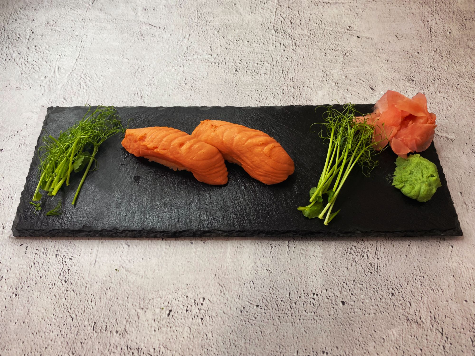 Nigiri opalany łosoś