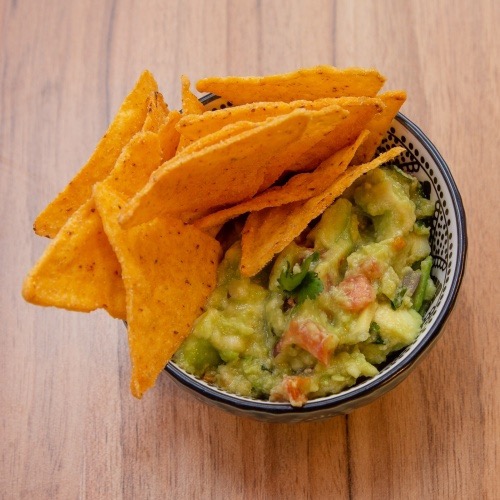 Guacamole i nachosy