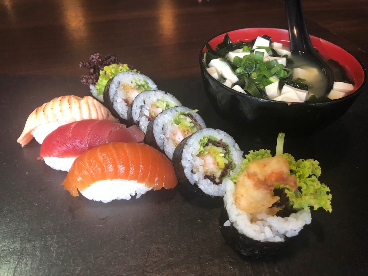 ZORI LUNCH pon-pt 12.00 - 16.00)