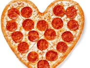 We Love Pzza Serce - Sos do pizzy, Ser Mozzarella, Pepperoni, Oregano.