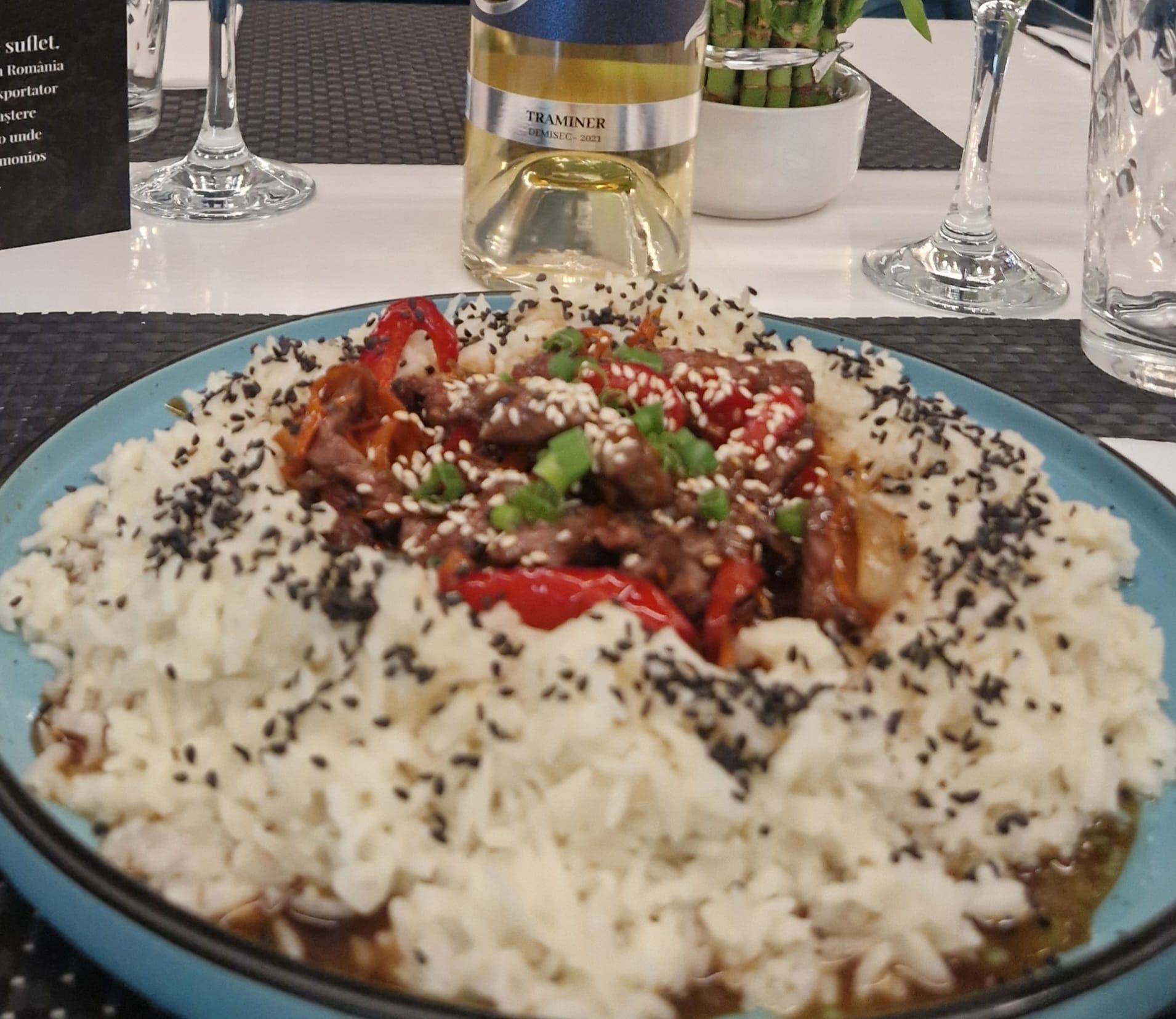 Mușchi de vită Teriyaki cu orez basmatic