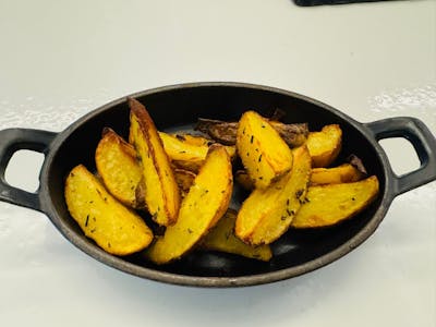 Cartofi copți cu rozmarin