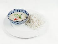 Tajlandska kuhana riža sa zelenim karijem i piletinom / Thai green curry chicken with steamed rice