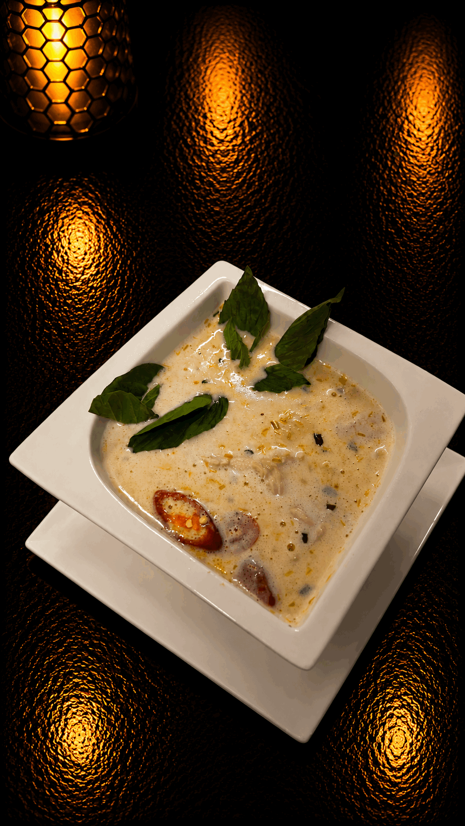 Tom Kha / Tajska zupa ostro-kwaśna z mlekiem kokosowym