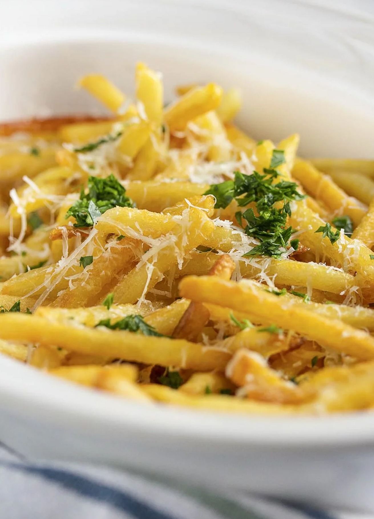 CARTOFI PRAJITI CU PARMEZAN