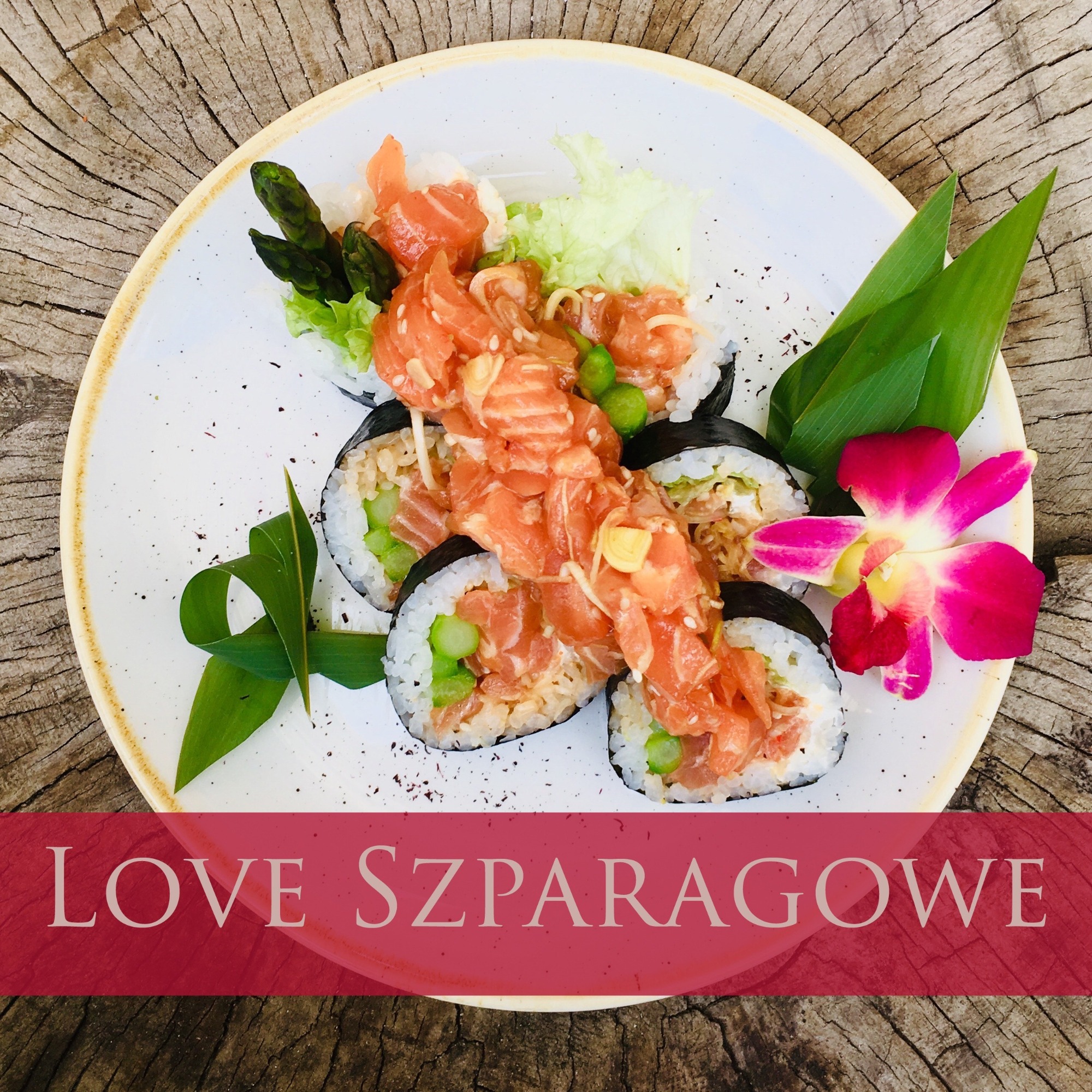 Futomaki ze szparagami i tatarem z łososia (6szt.)