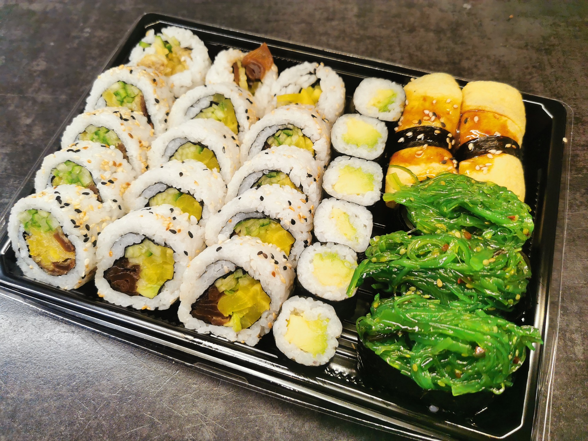 Menu , zamów i zapłać online Fugu Sushi ul. Chodkiewicza 7