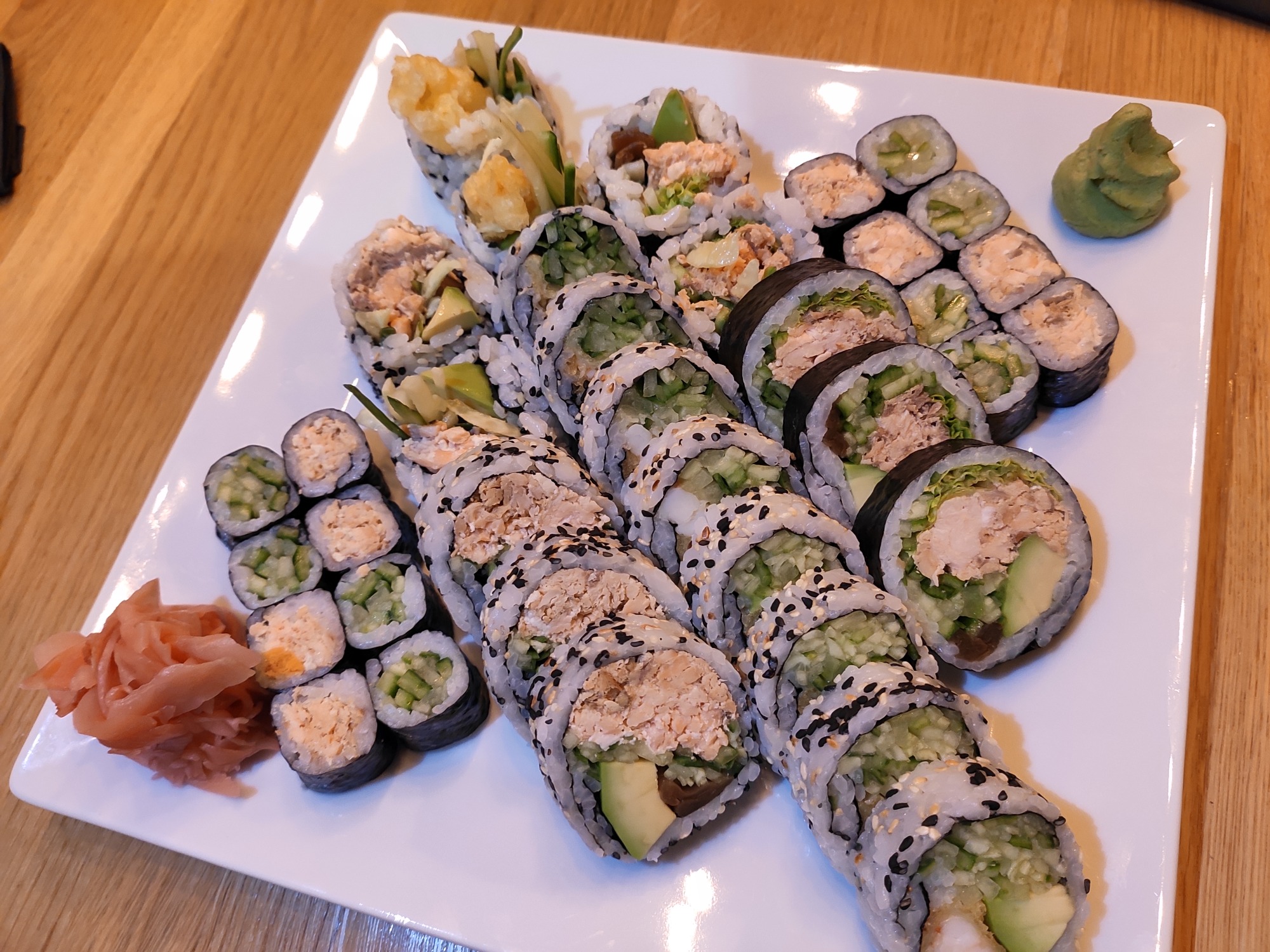 Menu , zamów i zapłać online Fugu Sushi ul. Chodkiewicza 7
