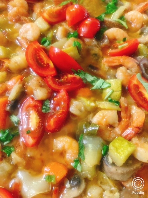 PREPARATE  DIN  CARNE    Creveti picanti cu legume la cuptor 	( 10 portii)				