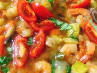 PREPARATE  DIN  CARNE    Creveti picanti cu legume la cuptor 	( 10 portii)