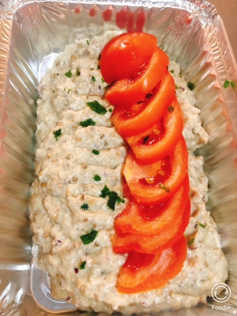 Salata de vinete cu maioneza si rosii  si paine prajita 300 gr  - ( vinete coapte, maioneza, ceapa, rosii ) 