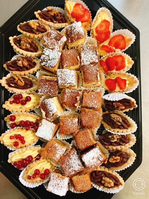 platou prajituri 10 persoane 