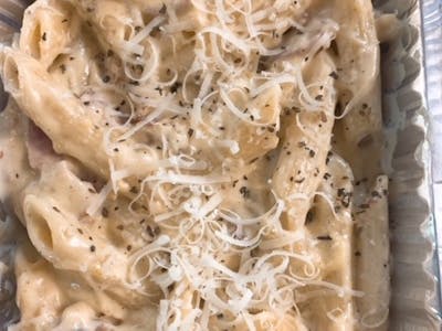 Paste Carbonara 450 gr 	- (paste, bacon, smantana, ou, ulei, parmesan,  sare, piper, ulei )