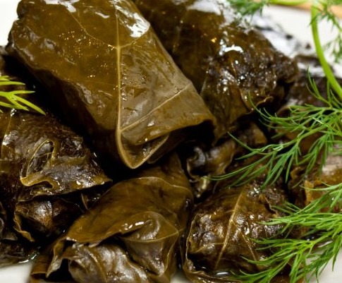 MANCARE GATITA  Sarmalute in foi de vita ( 5 portii ) 				