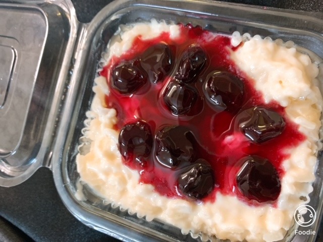 Orez cu lapte si  dulceata de visine