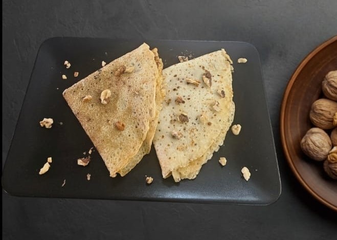 Clatite cu miere si nuci  2 buc