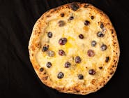  4 FORMAGGI (pizza bez sosu)