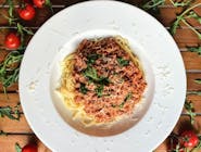 Zestaw z zupą: Spaghetti po bolońsku z parmezanem 