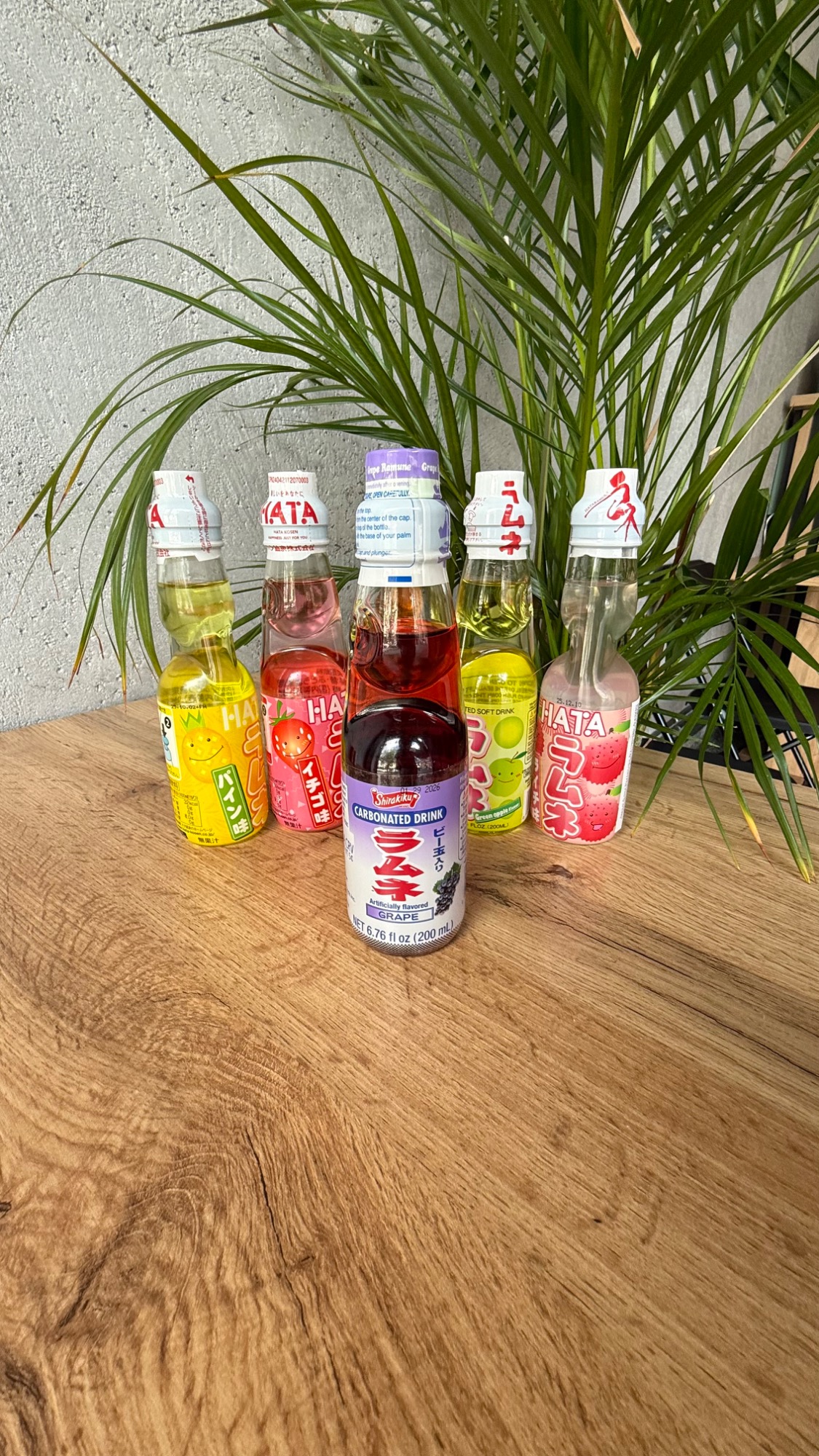 Lemoniada japońska Rumune o smaku winogronowym 200 ml