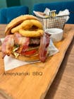 4.  Burger amerykański BBQ + frytki 100g