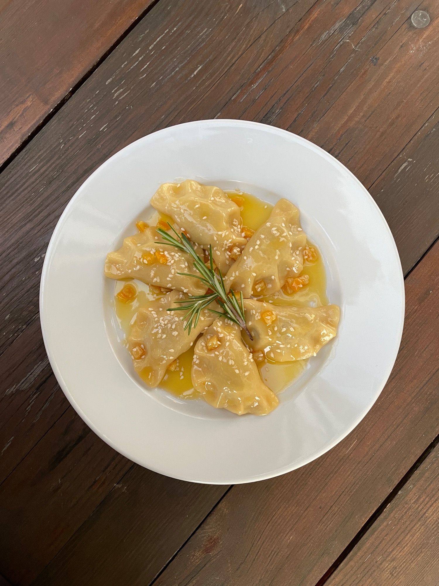 Pierogi z gęsiną w sosie pomarańczowym