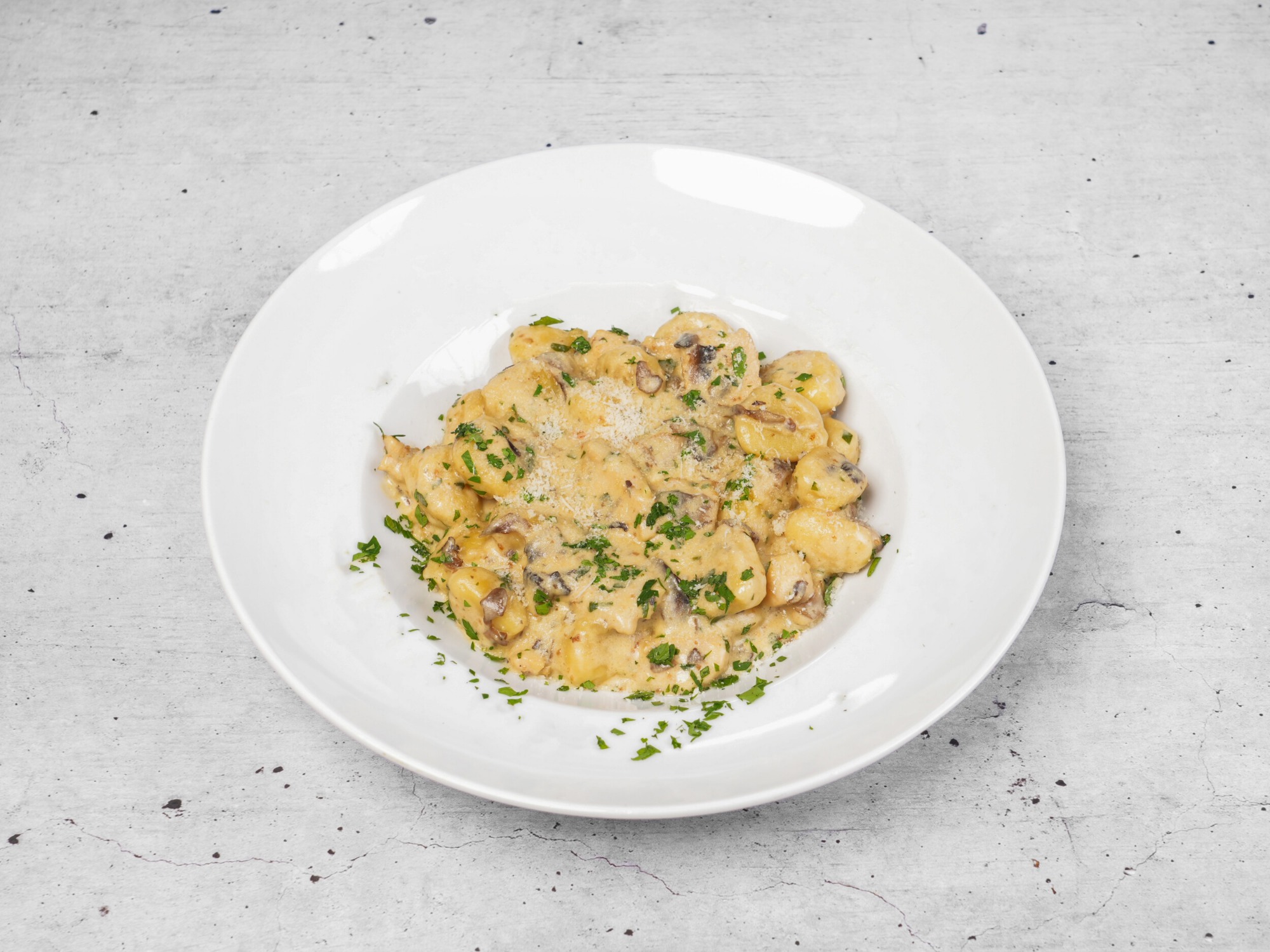 Gnocchi z kurczakiem i grzybami w sosie śmietanowym 