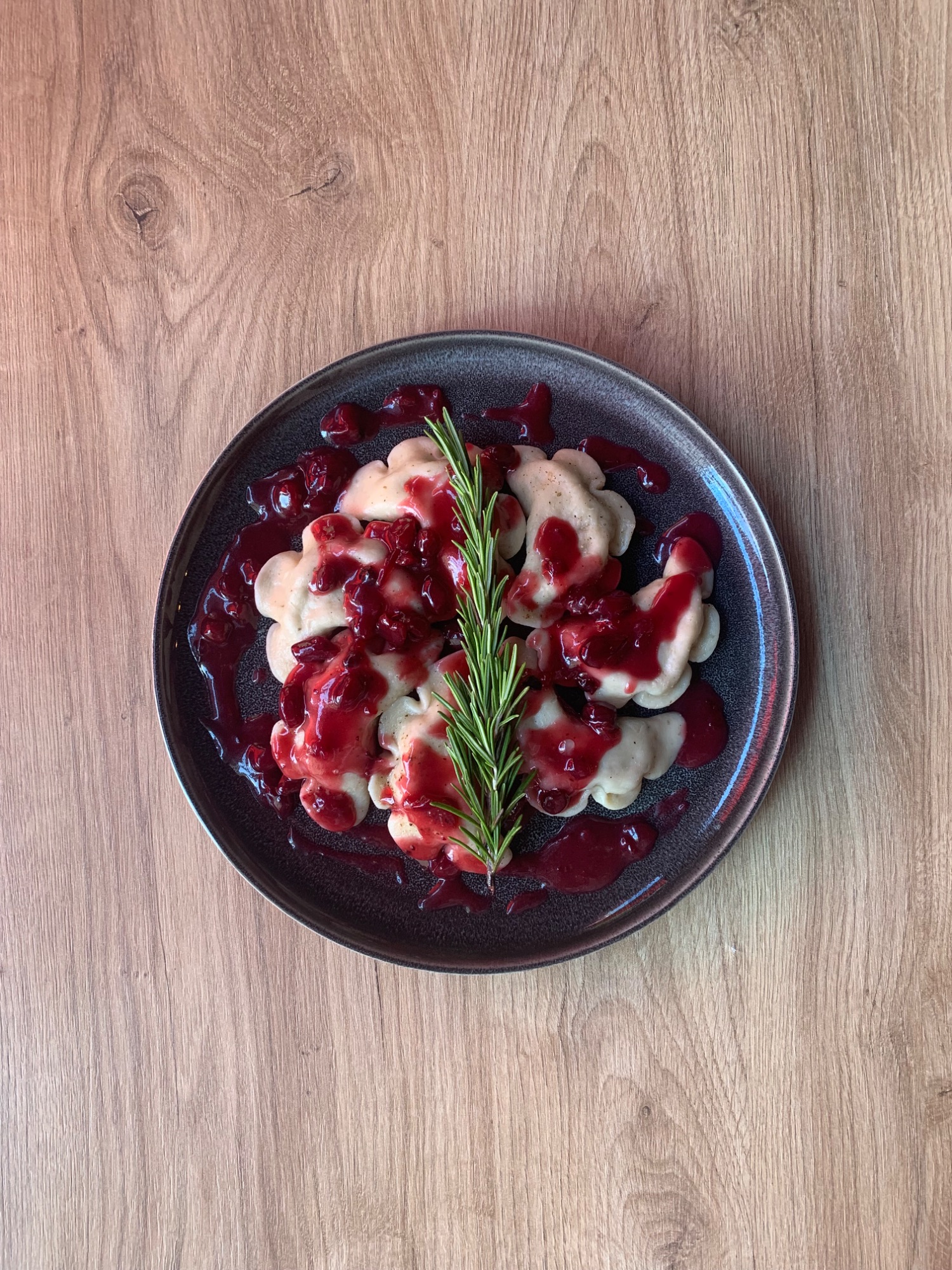 Pierogi z kaczką i śliwką