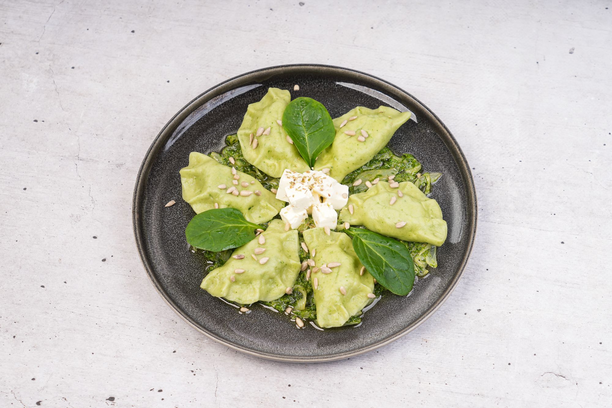 Pierogi zielone ze szpinakiem i serem feta