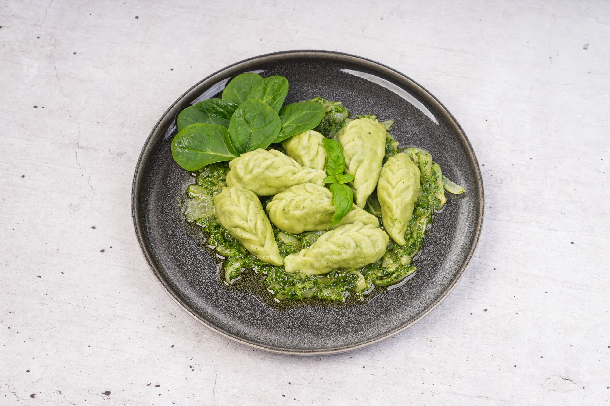 Pierogi z kurczakiem i szpinakiem