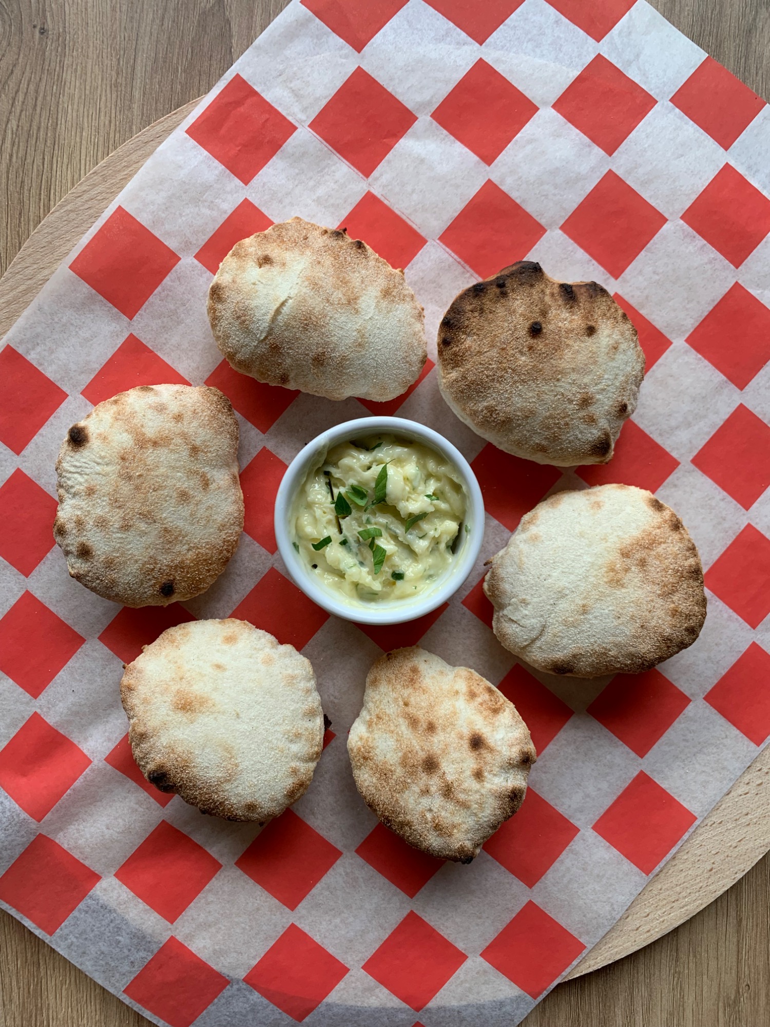 Bułeczki pizzowe 6 szt. + masło czosnkowe gratis!