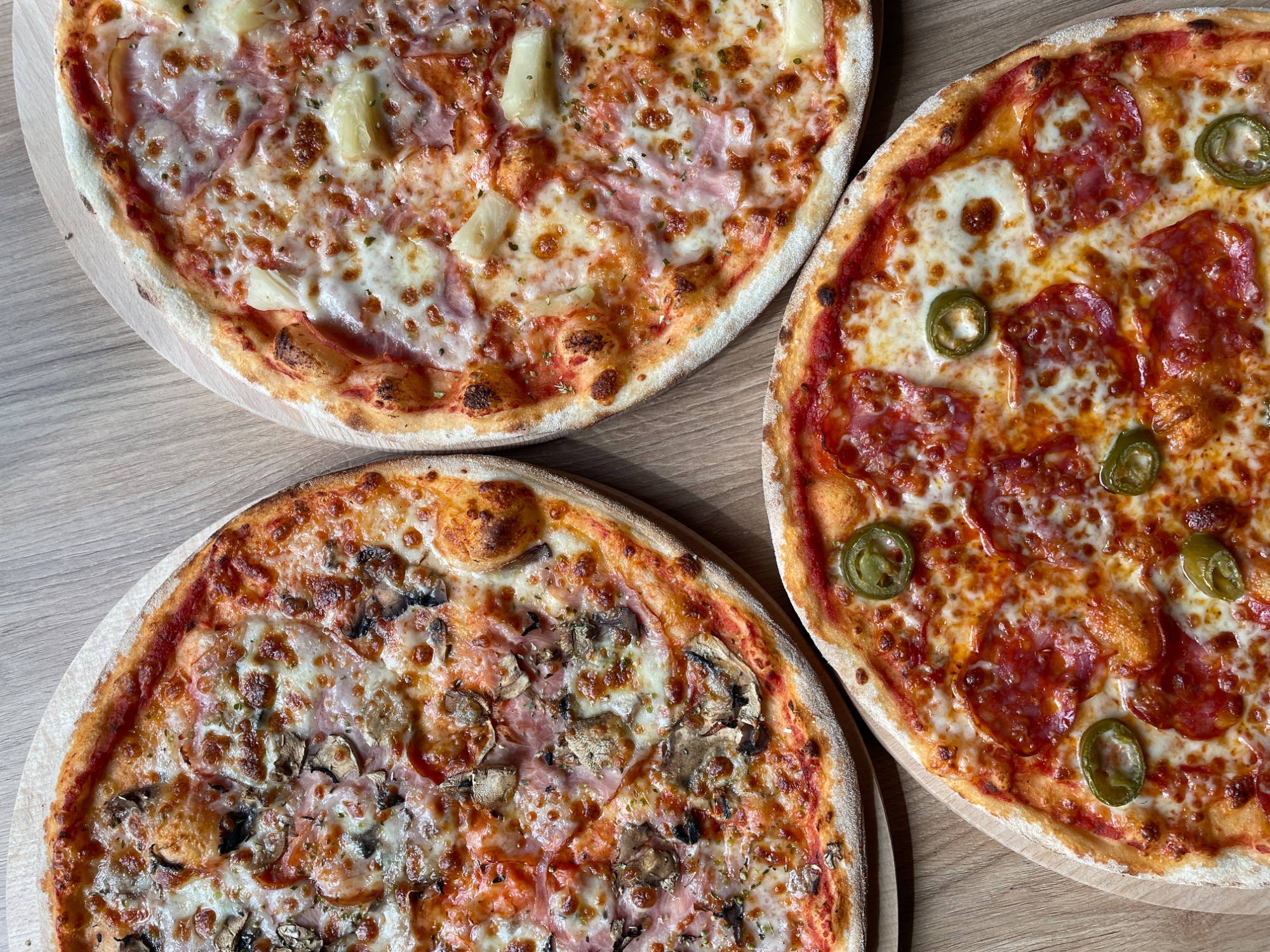 Trzy dowolne pizze 40 cm z menu  