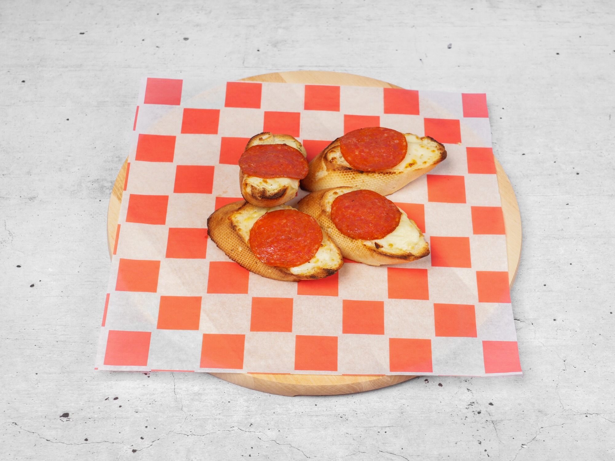 Pieczywo czosnkowe z serem i pepperoni 6 szt