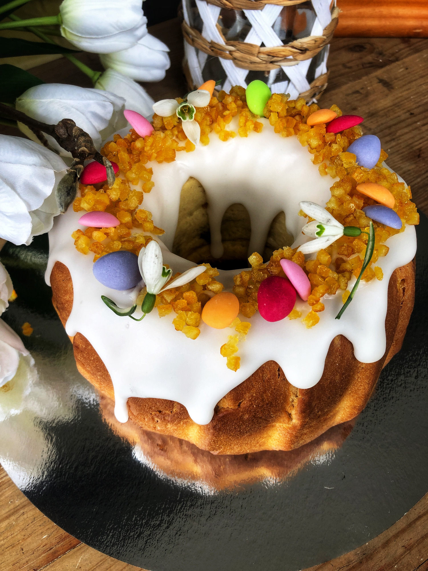 Babka drożdżowa lukrowana 